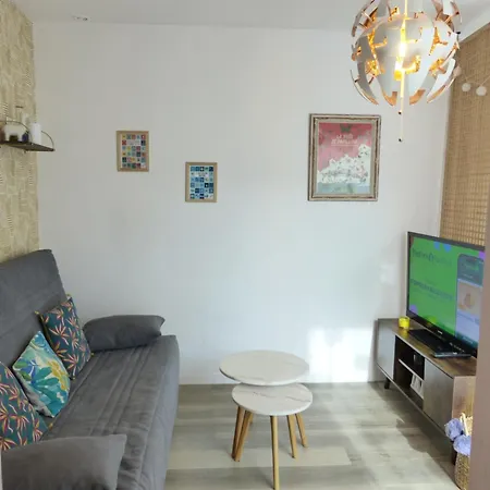 La Petite Maison Tahet, 2 Pers Avec Terrasse Holiday home