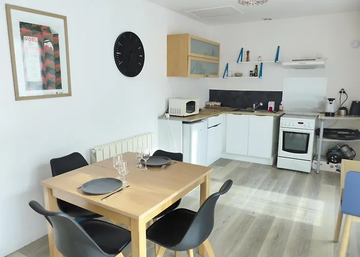 Holiday home La Petite Maison Tahet, 2 Pers Avec Terrasse Basse-Indre