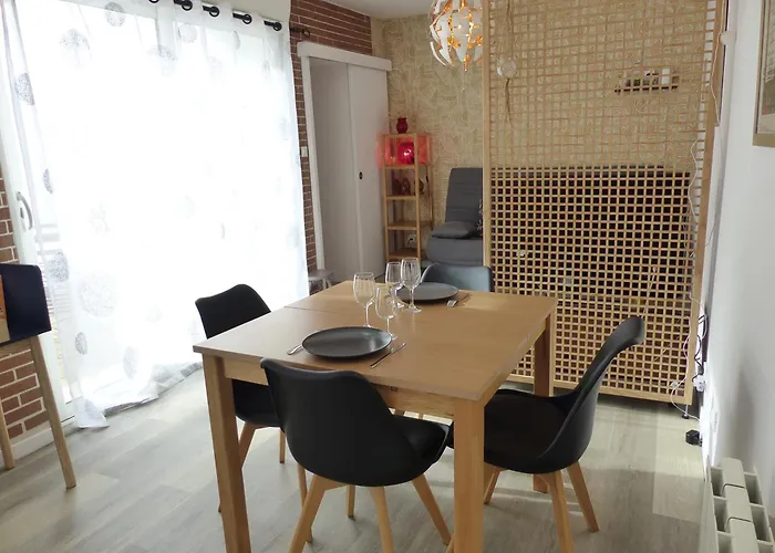 La Petite Maison Tahet, 2 Pers Avec Terrasse Basse-Indre